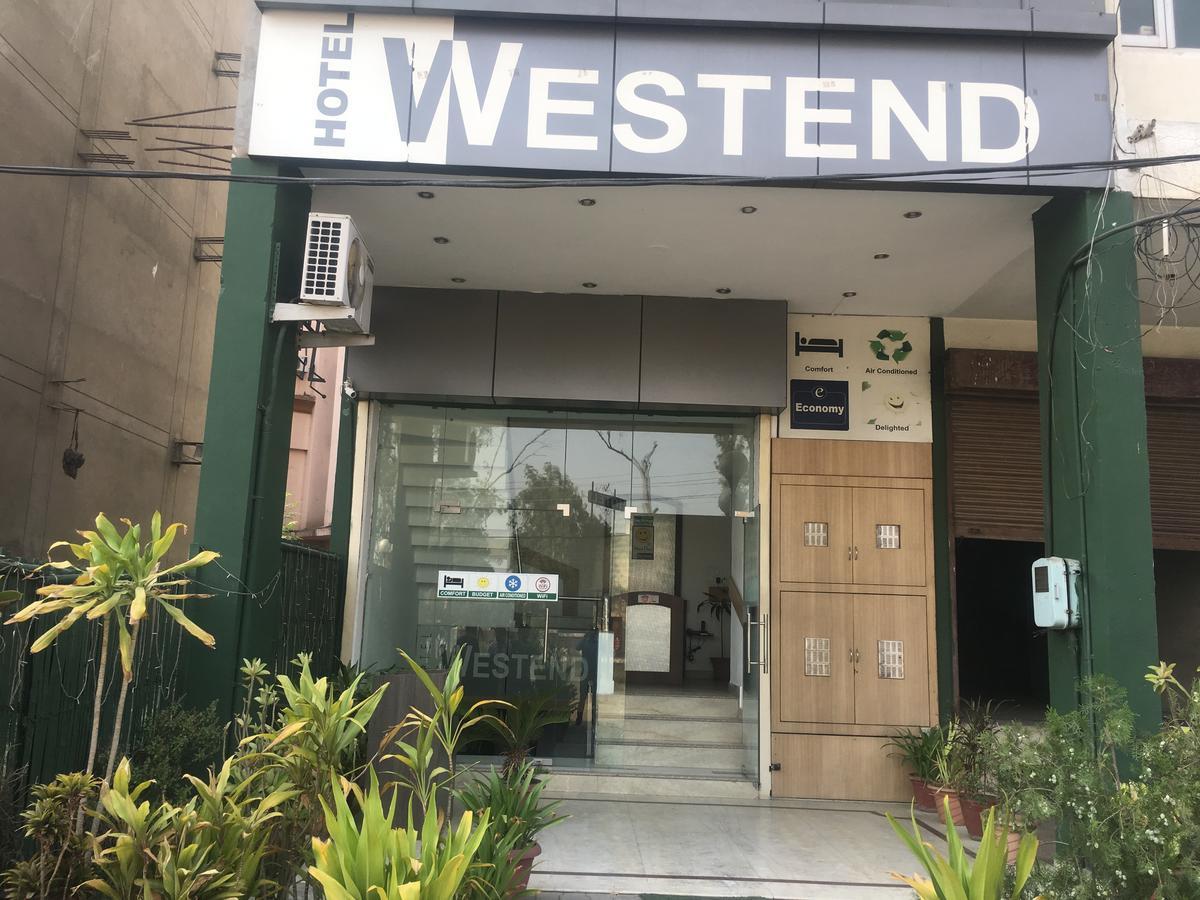Hotel Westend Jalandhar Exteriör bild