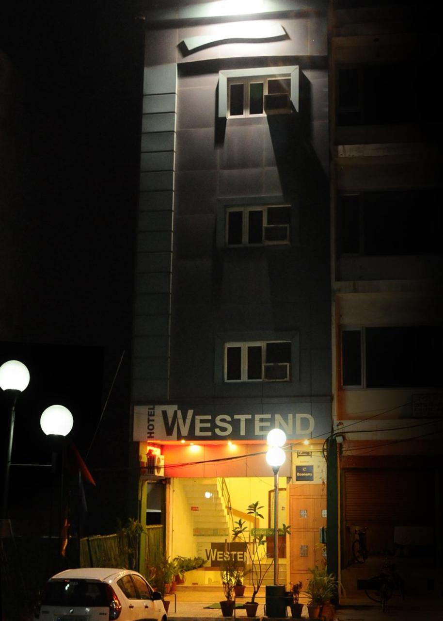 Hotel Westend Jalandhar Exteriör bild